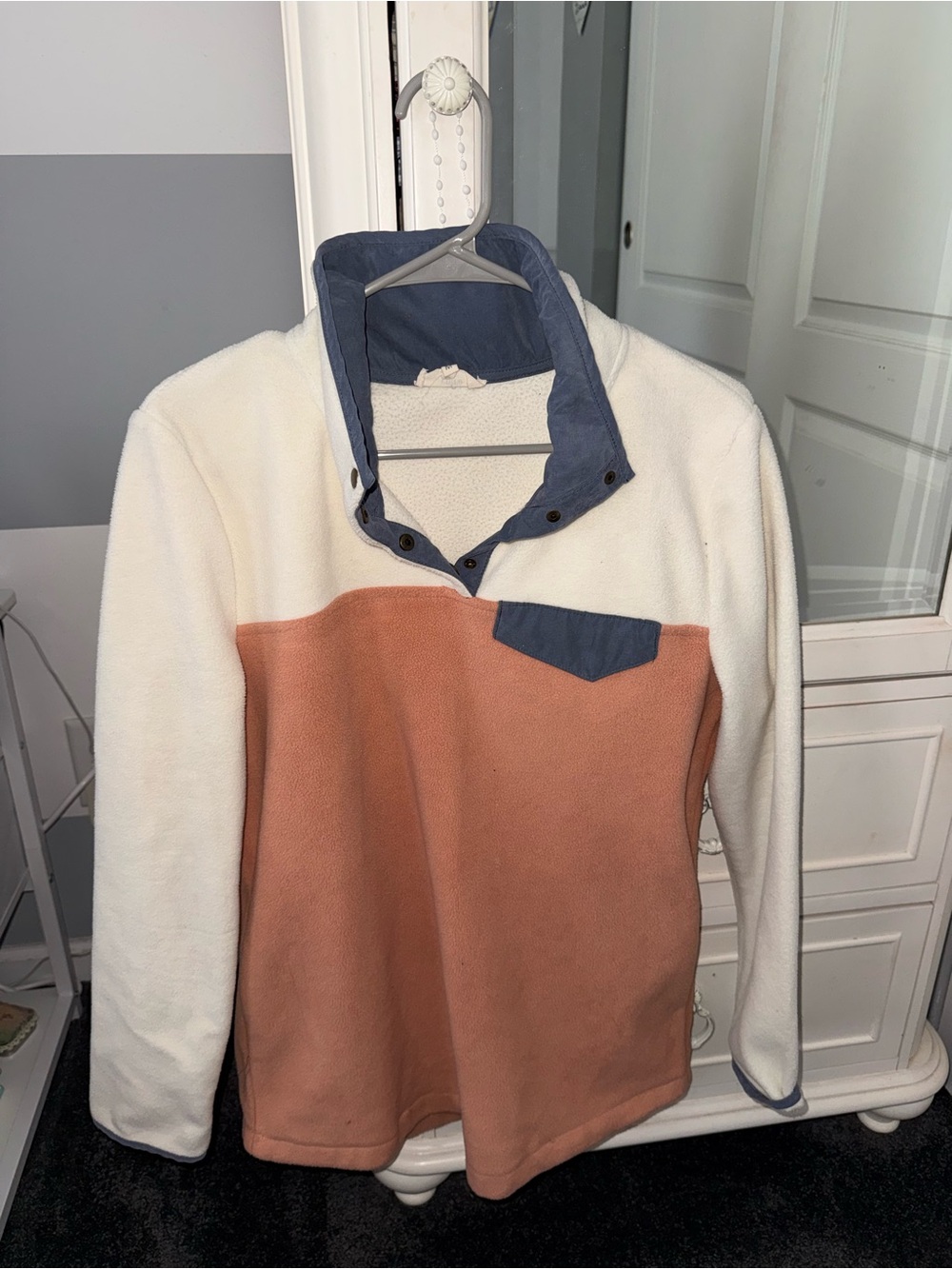 Women’s Two-Tone Pullover Fleece Sweater - Cream & Rust with Navy Trim